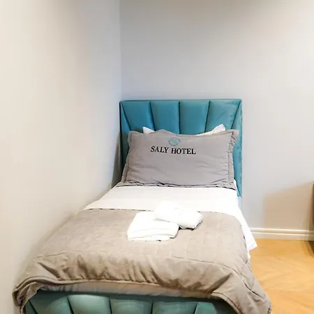 Saly Hotell *